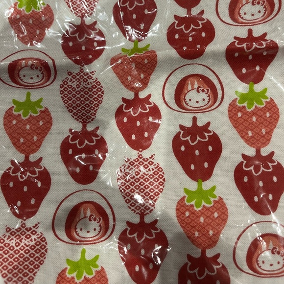 Strawberry 🍓 Hello Kitty Tea Towel Face Cloth Handkerchief Napkin Sanrio Japan - Picture 3 of 6